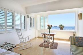 Dolphin Bay Studio with Sea Views